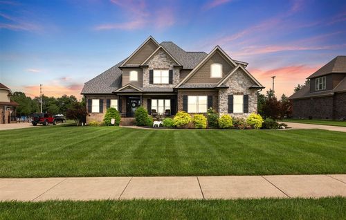 82 Pikes Peak Way, Bowling Green, KY, 42104-8400 | Card Image