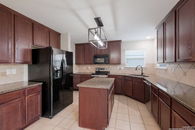 5811 Southern Knl, House other with 3 bedrooms, 3 bathrooms and null parking in San Antonio TX | Image 7