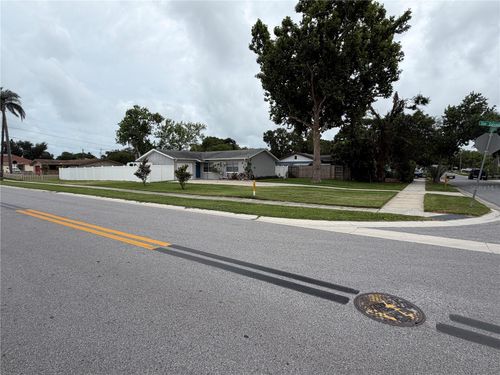 820 San Salvador Dr, DUNEDIN, FL, 34698-4442 | Card Image