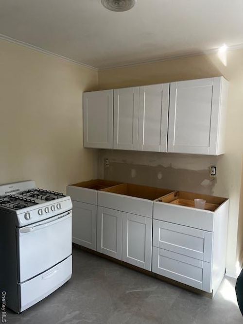 back-20 Oyster Bay Rd, Locust Valley, NY, 11560-2327 | Card Image