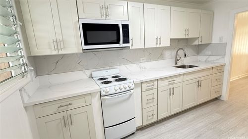 3-1323 Kinau Street, Honolulu, HI, 96814 | Card Image