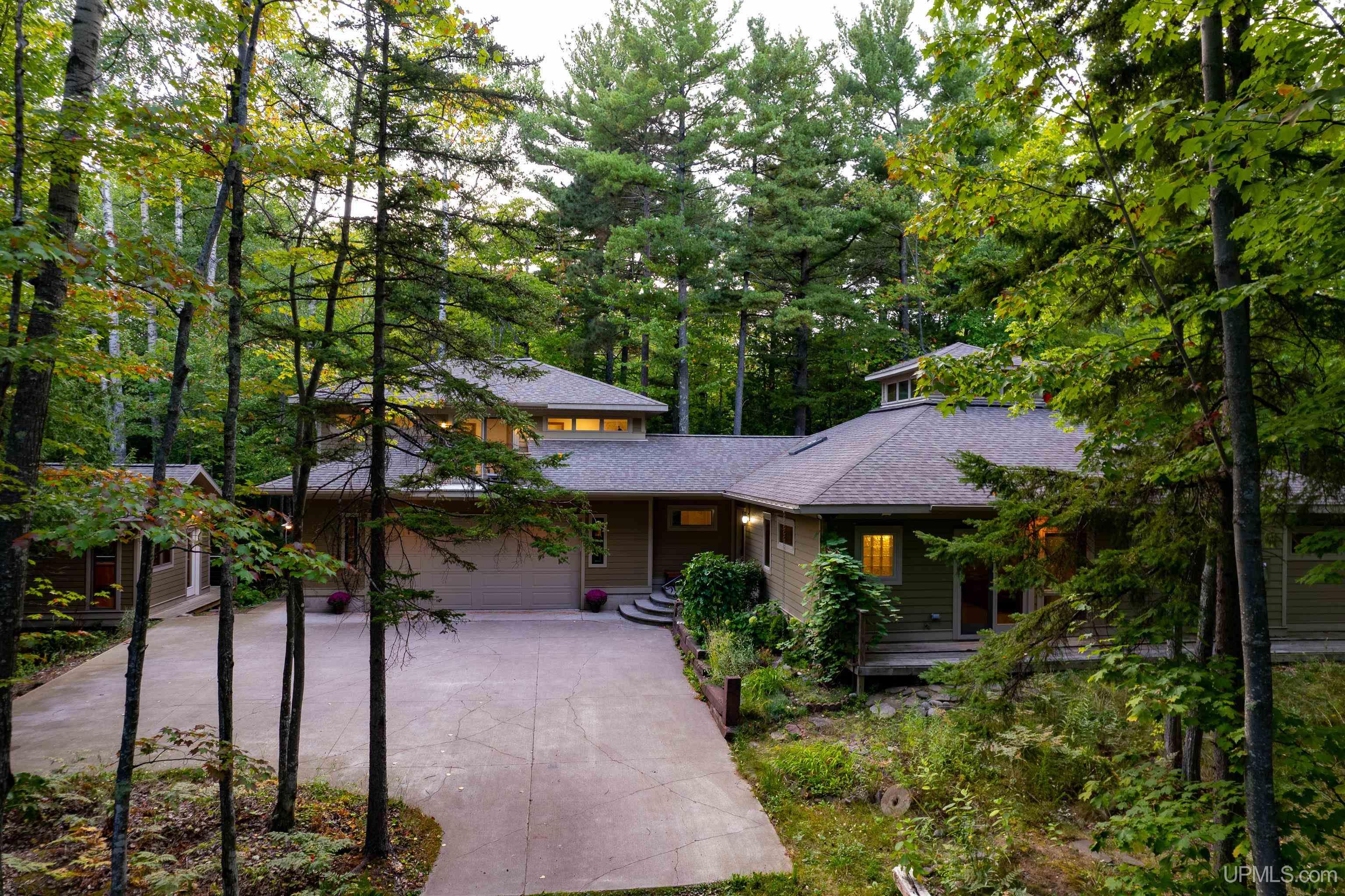County Road 550 , Marquette, MI 49855
