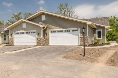 20970 Gray St, Lannon, WI, 53046 | Card Image