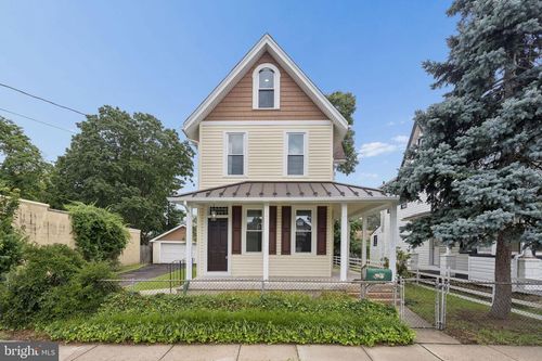 423 W Broad St, Palmyra, NJ, 08065-1442 | Card Image