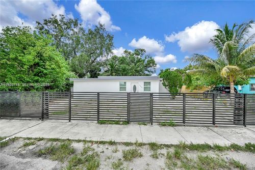 2270 Nw 153rd St, Miami Gardens, FL, 33054-2734 | Card Image
