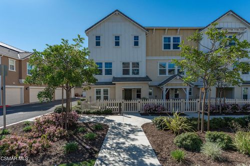 512 Mulberry Ln, Fillmore, CA, 93015-9675 | Card Image