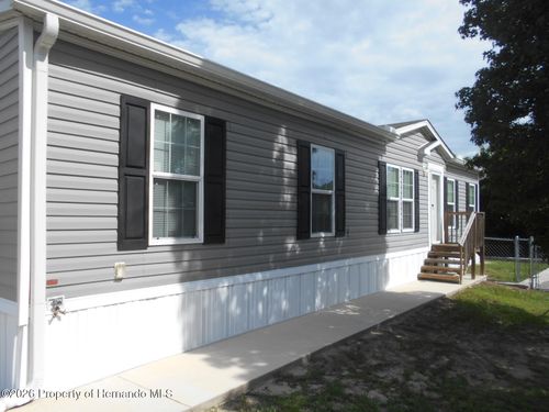 8248 Weatherford Ave, BROOKSVILLE, FL, 34613-5830 | Card Image
