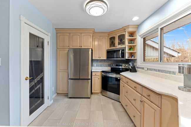 470 Forest Lea Rd, House other with 4 bedrooms, 2 bathrooms and 4 parking in Pembroke ON | Image 16