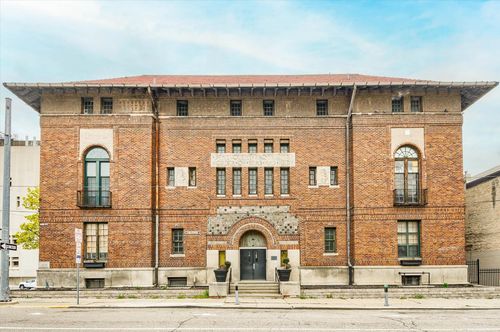 142 W 2nd St, Flint, MI, 48502-1225 | Card Image