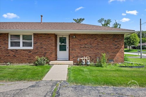 1201 Johnston Dr, Aurora, IL, 60506-5719 | Card Image