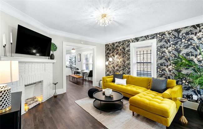 976 Washington St Sw, House other with 3 bedrooms, 2 bathrooms and 2 parking in Atlanta GA | Image 4