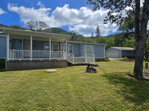 235 Dearing Way, Grants Pass, OR, 97527-4800 | Card Image