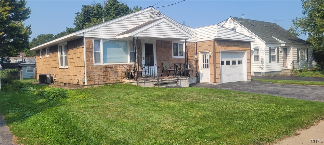 Cogswell Ave, Syracuse, NY 13209