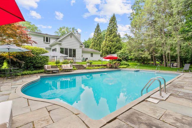 22 Douglas Dr, House other with 4 bedrooms, 3 bathrooms and null parking in Norwalk CT | Image 34