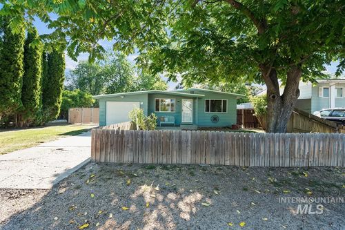 4026 N Vera St, Boise, ID, 83704-3451 | Card Image