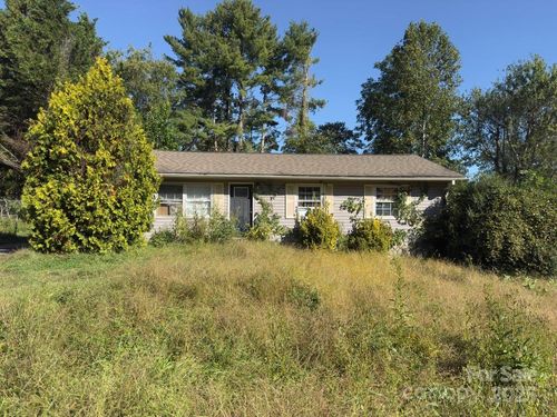 9 Somerset Rd, Arden, NC, 28704-9512 | Card Image