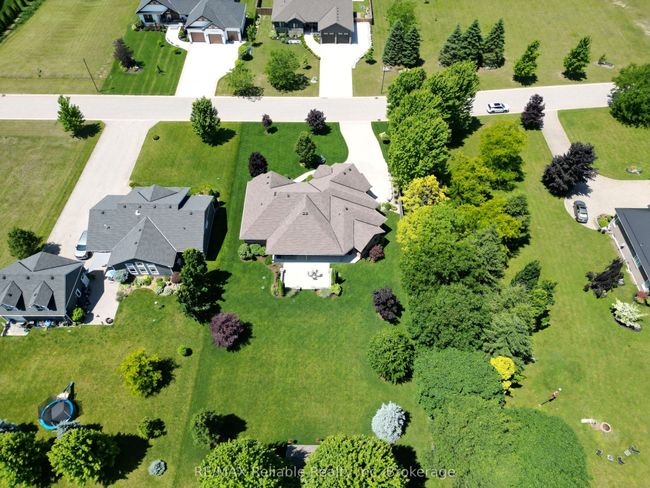 24 Carriage Lane, House other with 3 bedrooms, 3 bathrooms and 6 parking in Bayfield ON | Image 45