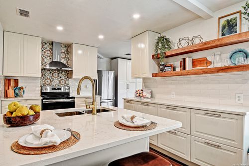6911 Quail Lk, San Antonio, TX, 78244-2008 | Card Image