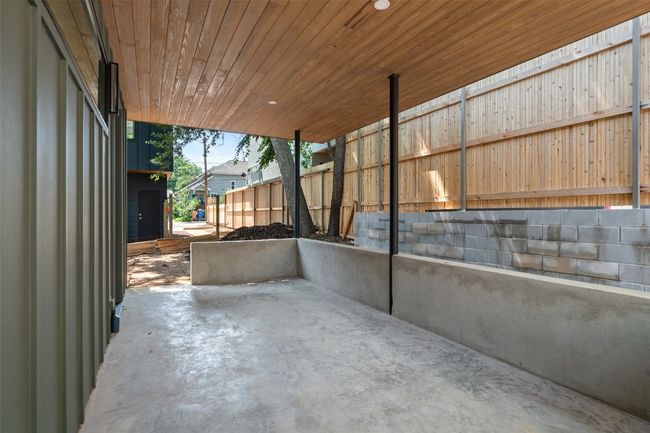 B - 2107 Maple Ave, House other with 2 bedrooms, 2 bathrooms and 1 parking in Austin TX | Image 4
