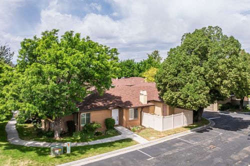 8956 S Golden Field Way, Sandy, UT, 84094-1865 | Card Image
