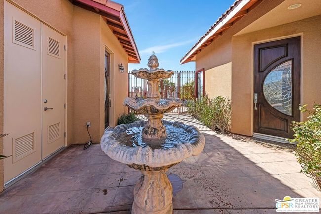 Private Front Courtyard | Image 19