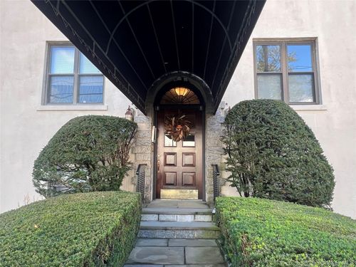 bmd-240 Alpine Pl, Eastchester, NY, 10707-3047 | Card Image