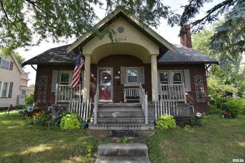 2019 W Edna Ct, West Peoria, IL, 61604-6057 | Card Image