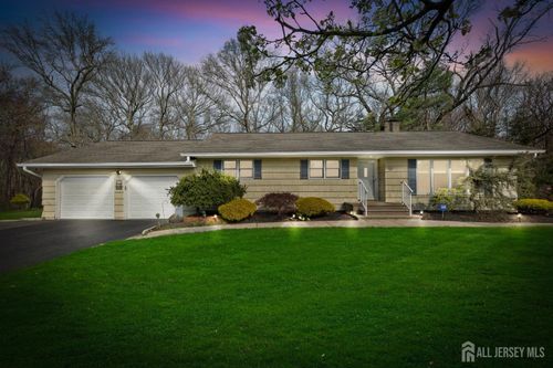 46 Thomas St, Monroe, NJ, 08831-1229 | Card Image