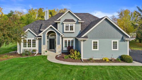 N76W24944 Ridgefield Drive, Lisbon, WI, 53089 | Card Image