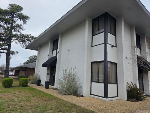 1-10002 W Markham St, Little Rock, AR, 72205-1414 | Card Image