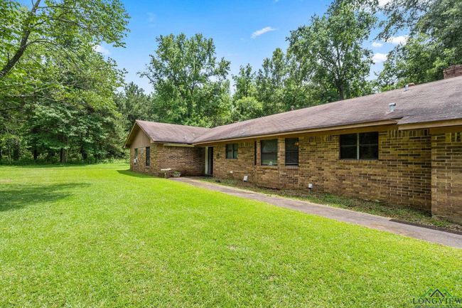 8103 Us Highway 259 N, House other with 4 bedrooms, 3 bathrooms and null parking in Omaha TX | Image 9