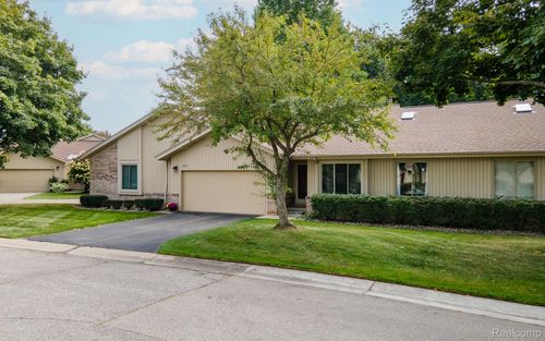 36-1888 Hunters Ln, Lake Orion, MI, 48360-1861 | Card Image