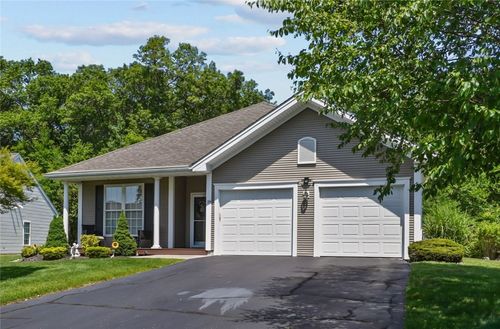19 Cambridge Cir, Smithfield, RI, 02917-2564 | Card Image