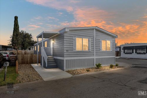 92 Cinnamon Ln, Bakersfield, CA, 93308-4683 | Card Image
