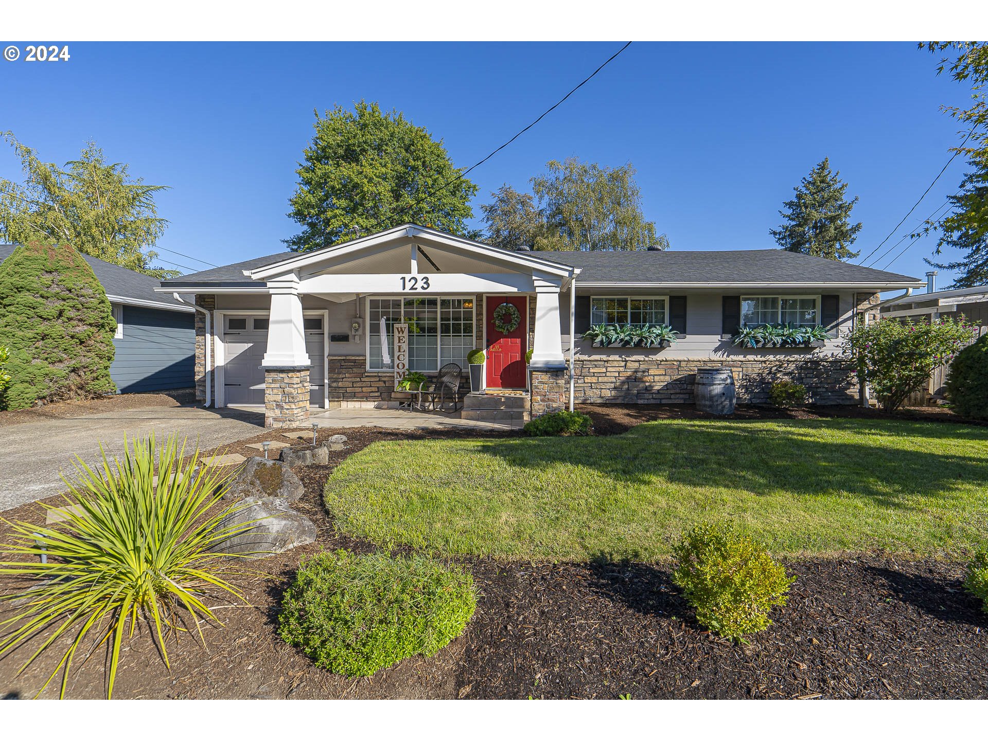 17th St, Mcminnville, OR 97128