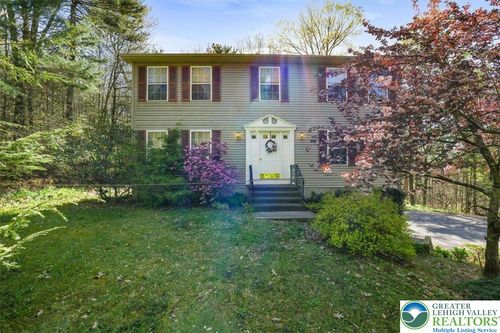 1273 Woodstock Dr, SAYLORSBURG, PA, 18353-7886 | Card Image