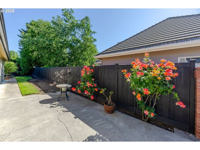 1705 River Pointe Loop, House other with 4 bedrooms, 2 bathrooms and 2 parking in Eugene OR | Image 33