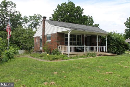 71 E Station Ave, Coopersburg, PA, 18036-2123 | Card Image