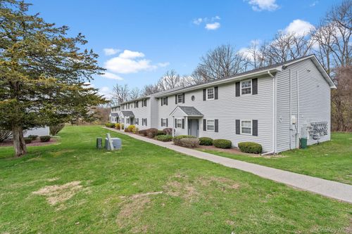apt-d-12 Field Ct, Fishkill, NY, 12524-2613 | Card Image