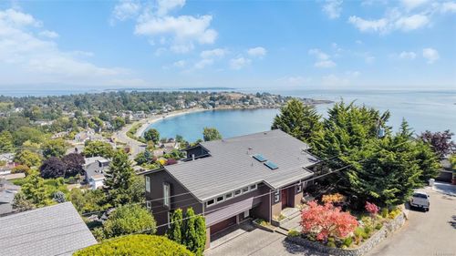 141 Denison Rd, Victoria, BC, V8S4K2 | Card Image