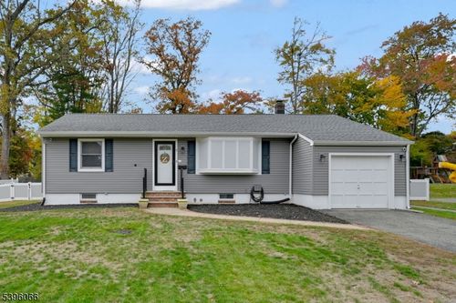 9 Craydon St, Morris Plains, NJ, 07950-3011 | Card Image