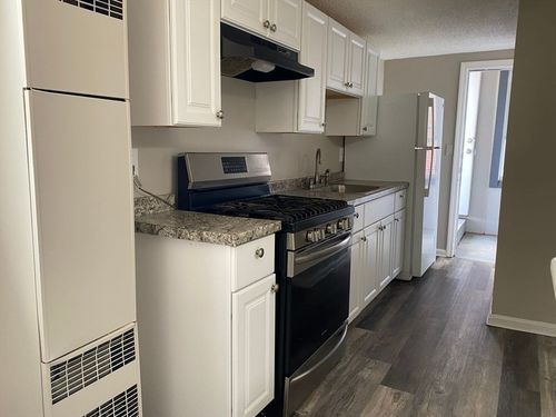 apt-2-99 Mammoth Rd, Lowell, MA, 01854-2652 | Card Image