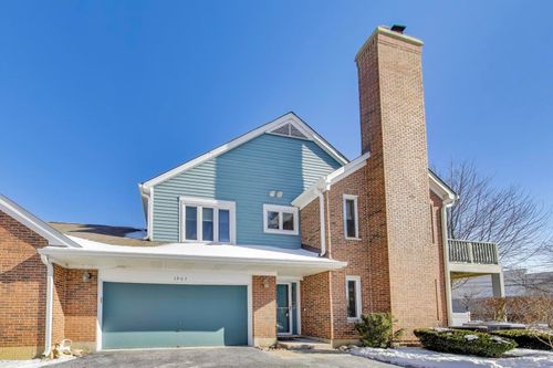 1501 N Courtland Dr, Arlington Heights, IL, 60004-4371 | Card Image