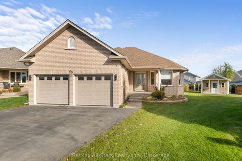 65 Liam St, Lindsay, ON, K9V0J4 | Card Image