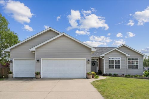 324 Valley Dr, Center Point, IA, 52213-9463 | Card Image
