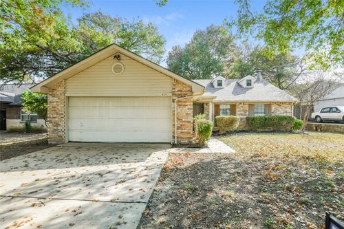 628 Nora Ln, DeSoto, TX, 75115-5529 | Card Image