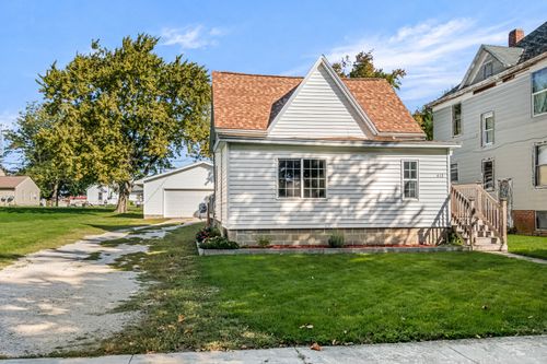 412 E Elm St, Chatsworth, IL, 60921-7509 | Card Image