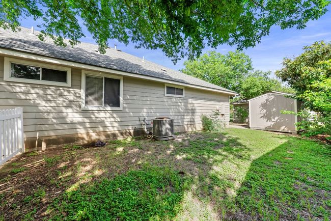 Back yard | Image 36