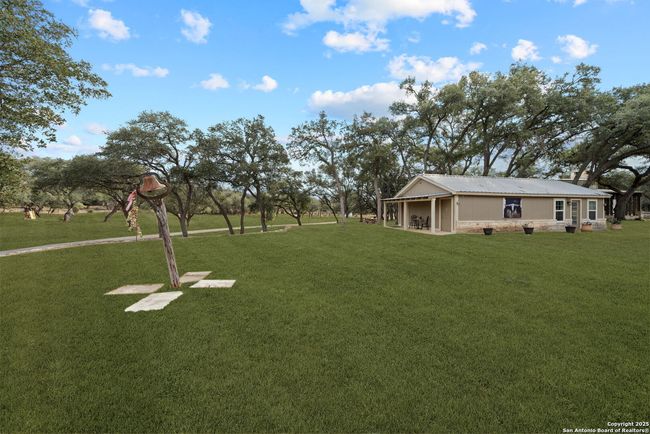 6005 W Ammann Rd, Home with 5 bedrooms, 5 bathrooms and null parking in Bulverde TX | Image 42