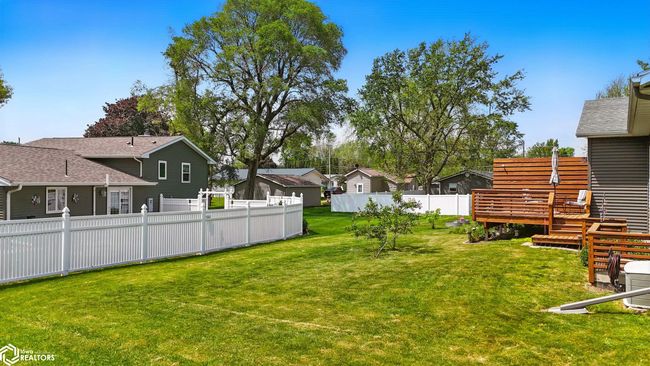1015 E Adams St, Home with 2 bedrooms, 2 bathrooms and null parking in Washington IA | Image 20